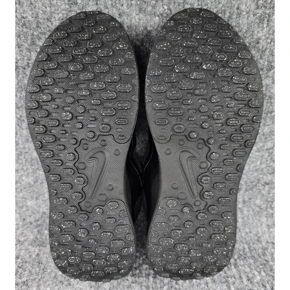 Nike revolution running